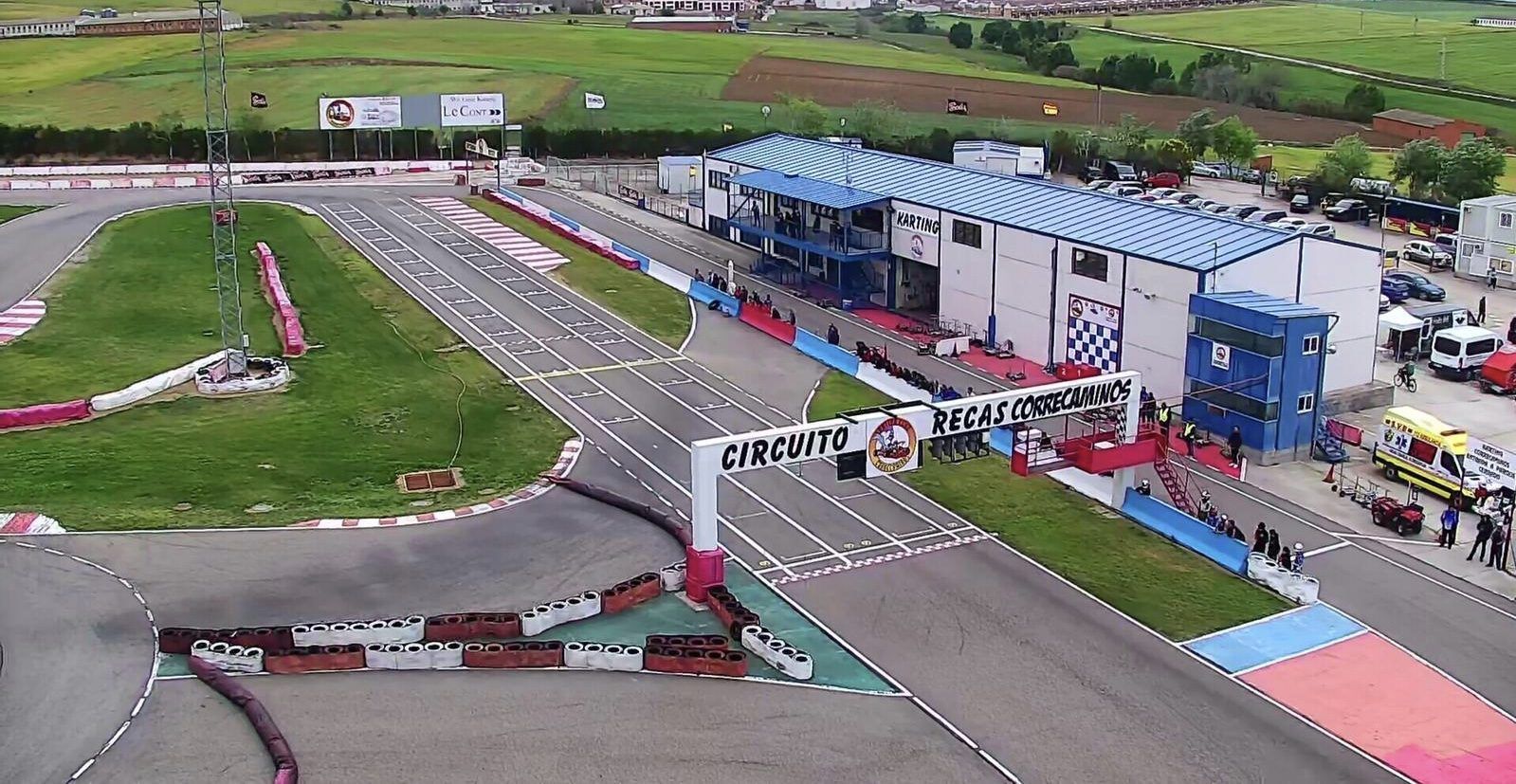 Vista aérea del circuito Karting Correcaminos en Recas