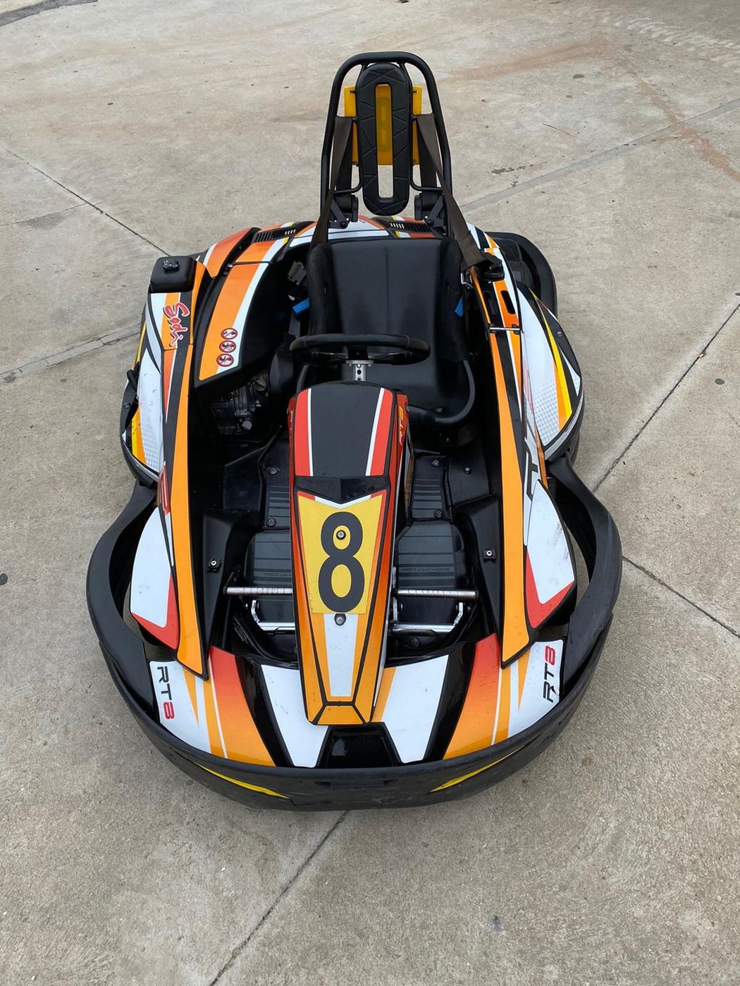 Karts de alquiler en la zona de boxes